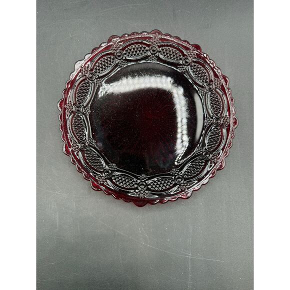 Set Of 2 Avon Ruby Red Glass Cape Cod Dessert Plates - Original Box - Picture 4 of 8